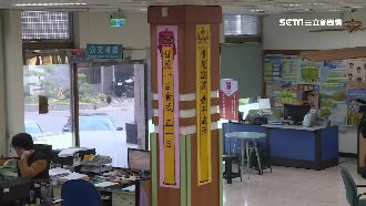 公所美學待加強！標語佈置如法會現場