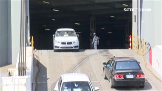 新車進口開上大貨輪　光停車繞7層！