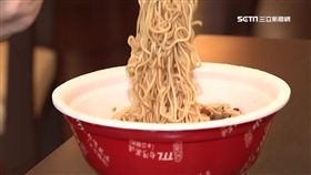 噱頭十足!韓推自動泡麵機 兩分鐘熱呼呼出爐