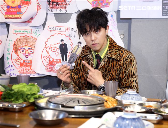 黃鴻升（小鬼）新專輯「HUMAN」發片，出道15年現身說法16.9公分的奧秘。（記者邱榮吉/攝影）