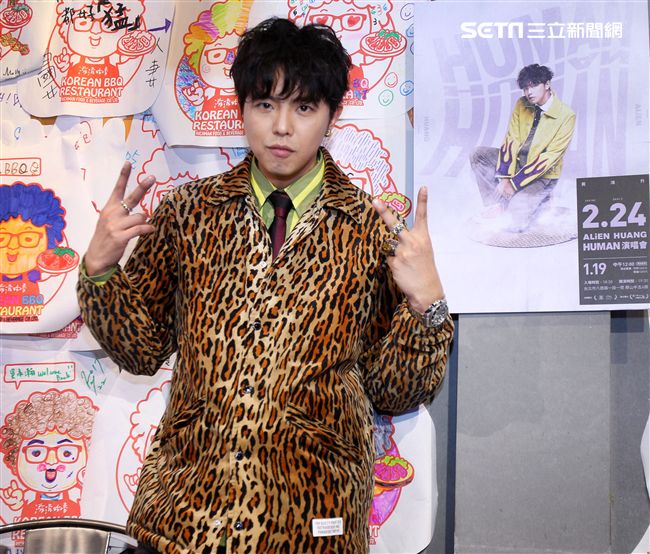 黃鴻升（小鬼）新專輯「HUMAN」發片，出道15年現身說法16.9公分的奧秘。（記者邱榮吉/攝影）