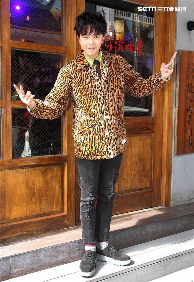 黃鴻升（小鬼）新專輯「HUMAN」發片，出道15年現身說法16.9公分的奧秘。（記者邱榮吉/攝影）