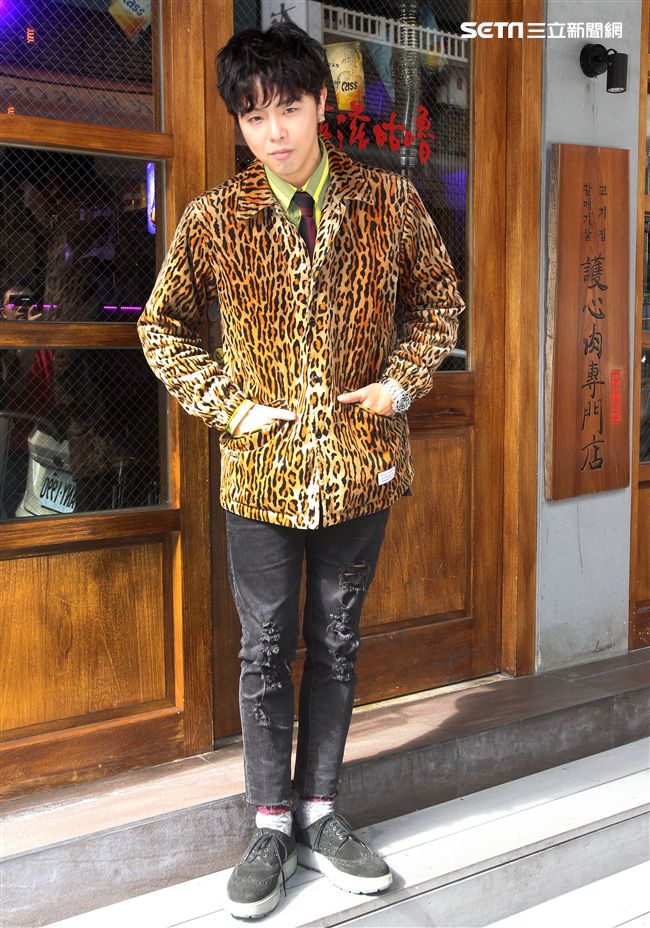 黃鴻升（小鬼）新專輯「HUMAN」發片，出道15年現身說法16.9公分的奧秘。（記者邱榮吉/攝影）