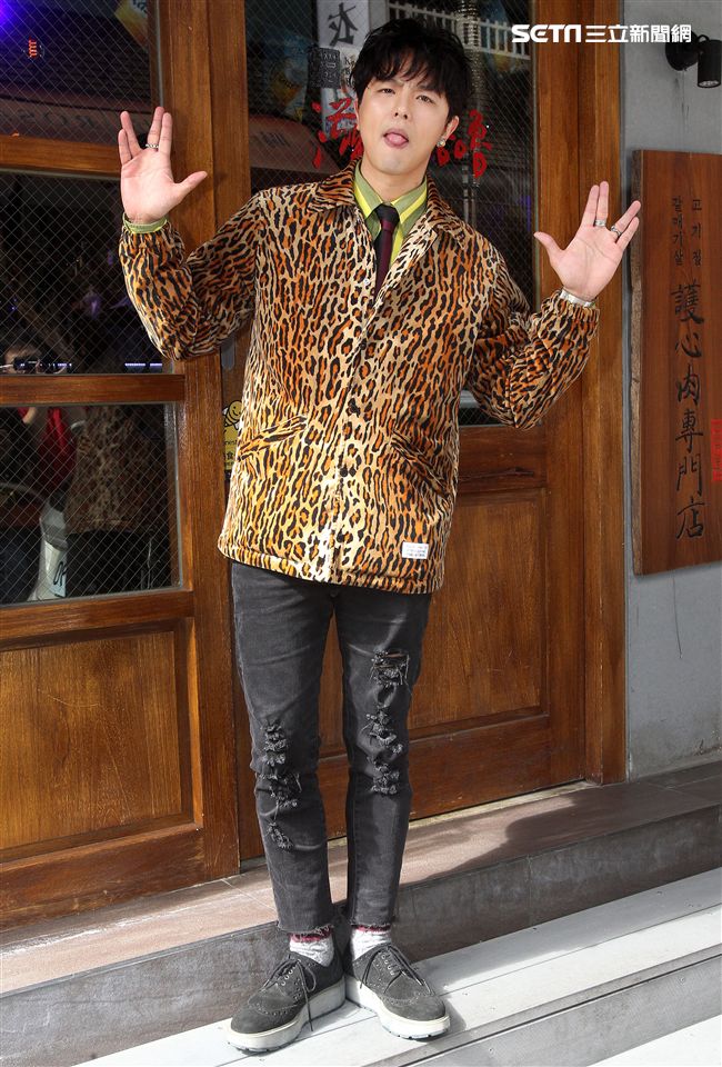 黃鴻升（小鬼）新專輯「HUMAN」發片，出道15年現身說法16.9公分的奧秘。（記者邱榮吉/攝影）