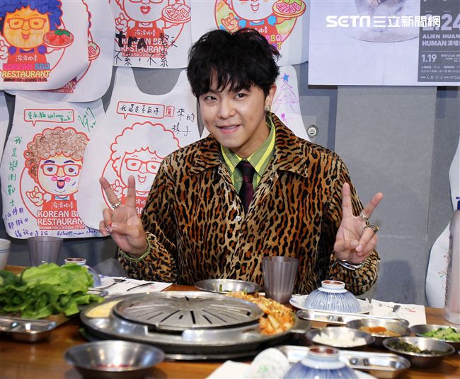 黃鴻升（小鬼）新專輯「HUMAN」發片，出道15年現身說法16.9公分的奧秘。（記者邱榮吉/攝影）