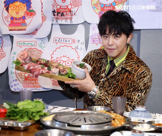 黃鴻升（小鬼）新專輯「HUMAN」發片，出道15年現身說法16.9公分的奧秘。（記者邱榮吉/攝影）