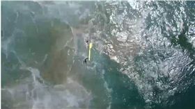 無人機,救援,衝浪,澳洲,浮板,新南威爾斯,Lennox Head　圖／翻攝自澳洲新聞網