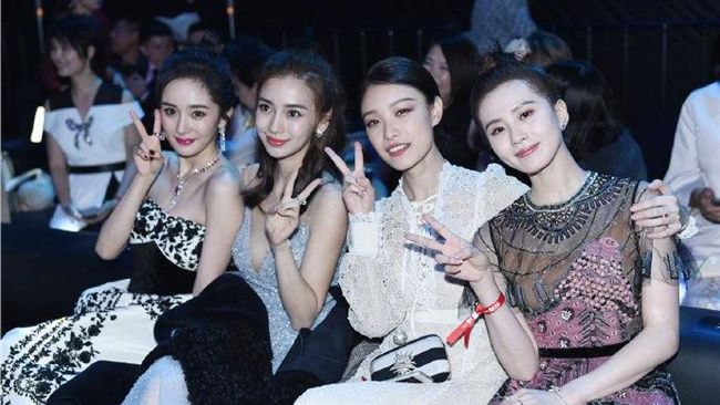 「四小花旦」合體！同框照美到發光