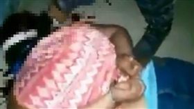 狗咬狗？女毒梟被敵方逮　遭爆頭斬首PO網