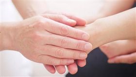 手足、親情、媽媽、小孩、寶貝、溫暖、愛（圖／pixabay）