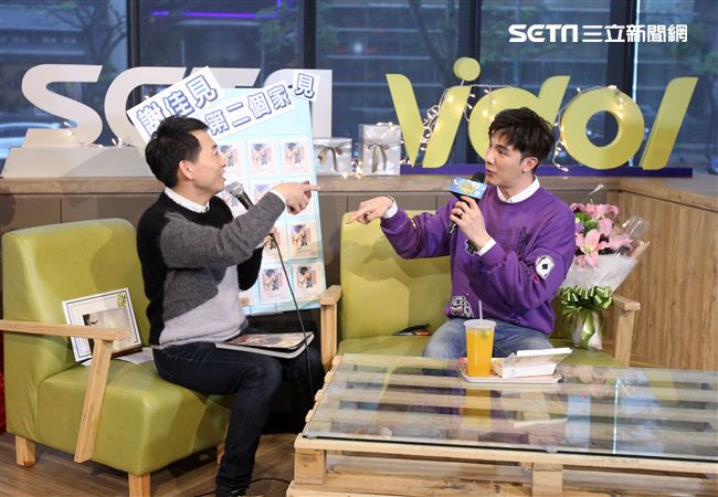 謝佳見安安大明星直播。（記者邱榮吉/攝影）