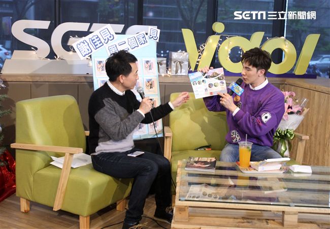 謝佳見安安大明星直播。（記者邱榮吉/攝影）