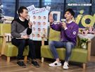 謝佳見安安大明星直播。（記者邱榮吉/攝影）