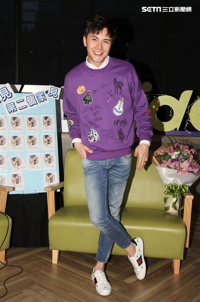 謝佳見安安大明星直播。（記者邱榮吉/攝影）