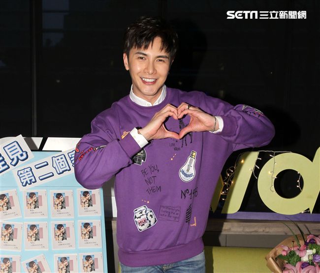 謝佳見安安大明星直播。（記者邱榮吉/攝影）