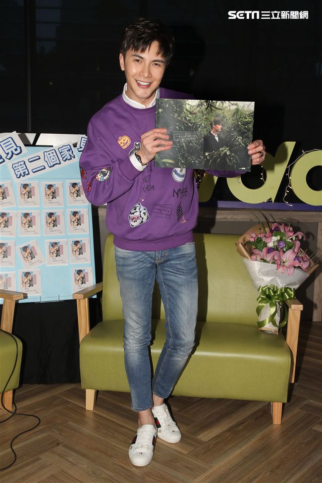 謝佳見安安大明星直播。（記者邱榮吉/攝影）