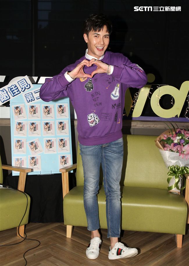 謝佳見安安大明星直播。（記者邱榮吉/攝影）