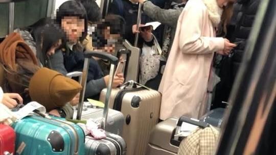 台旅客遊日行李擋道　遭廣播竟秒裝睡