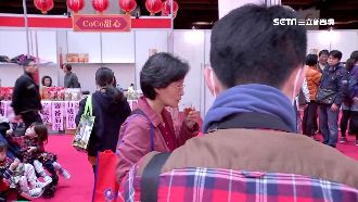 為農曆新年備貨　年貨大展人潮擠爆