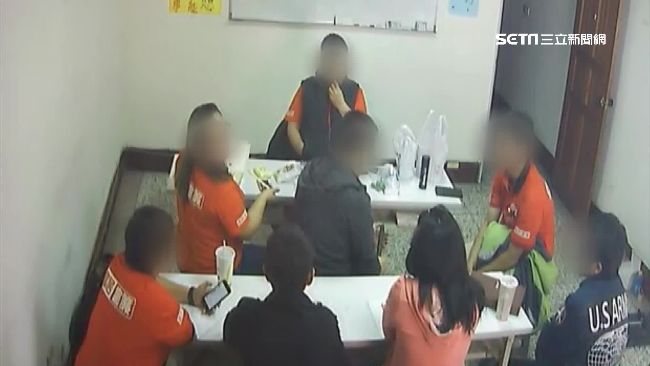 業績沒到吃蟑螂？店長控窗簾店欺員工