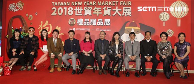 郭靜純、何篤霖、命理老師Amanda、艾菲爾、艾莉絲、小孟、湯鎮瑋、黃子容、李玉珮、周映君、張盛舒、吳美玲、黃友輔、陳冠宇，出席命運好好玩粉絲見面會。（記者邱榮吉/攝影）