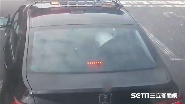 憲兵車巡睡翻！學長後面全都錄
