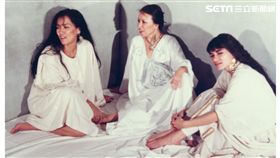 三毛、齊豫、潘越雲當年為了台灣第一張CD--<回聲>所拍的宣傳照，時光倒回32年前。／滾石唱片提供