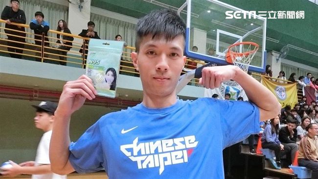 看排球賽還能拿口罩！長力護球迷心切