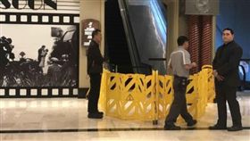 澳門新濠影匯酒店21日發生手扶電梯意外，有7名台灣旅客受傷。