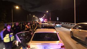 新北市,國道,國道5號,車禍擦撞,追撞,石碇隧道，翻攝畫面