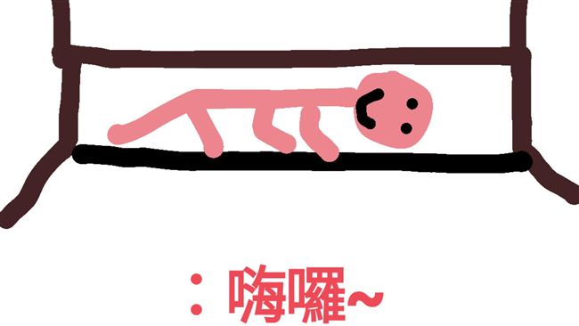 小妹趴廁所門外　母親制止理由超荒謬