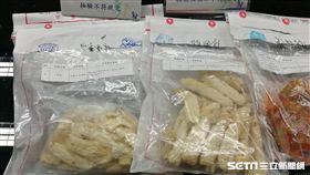 台北市衛生局今（22）天公布第一批年節食品抽驗結果，品質檢驗結果以竹笙不合格率最高，抽驗15件中有2件檢出漂白劑二氧化硫超量。（圖／記者楊晴雯攝）
