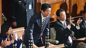 安倍晉三當選日本首相日本首相安倍晉三11月1日在特別國會的眾議院當選第98任首相。（共同社提供）中央社　106年11月1日