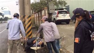 乘客下車後一秒醉倒…運將傻眼報警