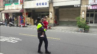 警幫尋親！4歲童偷溜出門爸媽竟不知