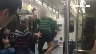 醉男大鬧列車！正義伯出手教訓網讚帥