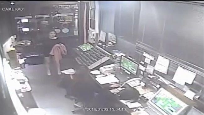 假鈔白嫖韓國應召妹　怕漏餡強搶手機