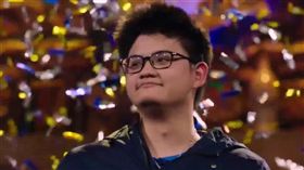 爐石戰記,陳威霖　圖／翻攝自《Flash Wolves》閃電狼職業電競隊臉書