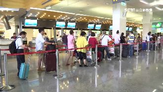 貼易碎、登機口托運　網傳快拿行李招