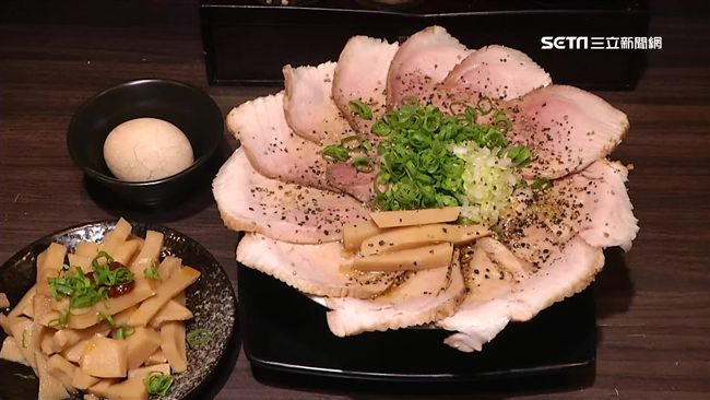 肉比麵多！12片叉燒爆量級美食