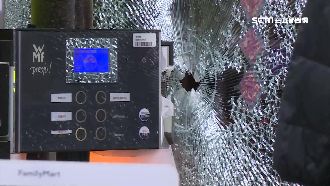 嫌犯毒品交易不成　與警深夜當街駁火