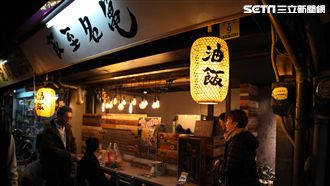 傳承阿嬤味道　宵夜場油飯藏泡菜豬排