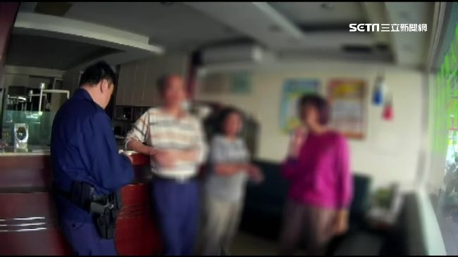 她被「媽媽救我」老梗騙　警察也怒了