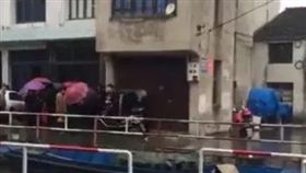 中國大陸,大掃除,乾屍,吸毒,牆洞,天花板（圖／翻攝自微博）http://www.sohu.com/a/218339778_737391