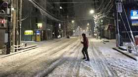 東京大雪釀2死！1死者為台灣人　疑車輛打滑撞大卡車
圖/翻攝自推特