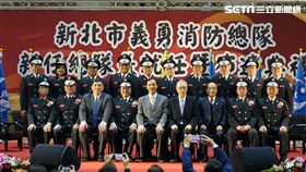 今年為新北市義消組織整編年度，新北市消防局今天中午在工商展覽中心舉辦總隊長交接布達典禮，新北市市長朱立倫除了肯定卸任總隊長陳幸進於過去6年為本市義消總隊盡心盡力，任勞任怨外，更期許新任總隊長蔣根煌，希望在蔣總隊長的帶領之下，義消組織能更加蓬勃發展及進步。布達典禮中除了新北市市長朱立倫在現場主持外，國民黨主席吳敦義及前立法院院長王金平也前來現場觀禮，場面相當熱絡。