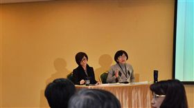 中廣案  黨產會舉行聽證會（1）不當黨產處理委員會21日上午在台北舉行「中國廣播股份有限公司是否為社團法人中國國民黨之附隨組織」聽證程序，後右為黨產會發言人施錦芳。中央社記者王飛華攝  106年12月21日