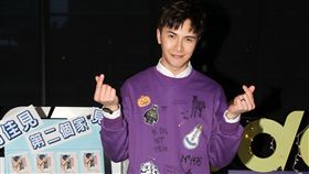 謝佳見安安大明星直播。（記者邱榮吉/攝影）