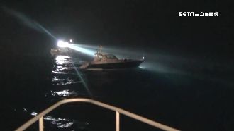 遊艇載18越南偷渡客　海巡登船逮人