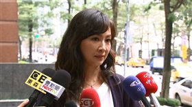 郭昱晴在《麻辣鮮師》中飾演萬人美老師